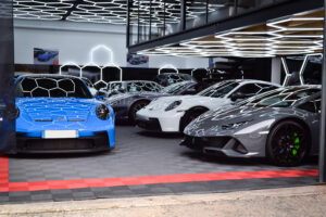 showroom porsche Lamborghini